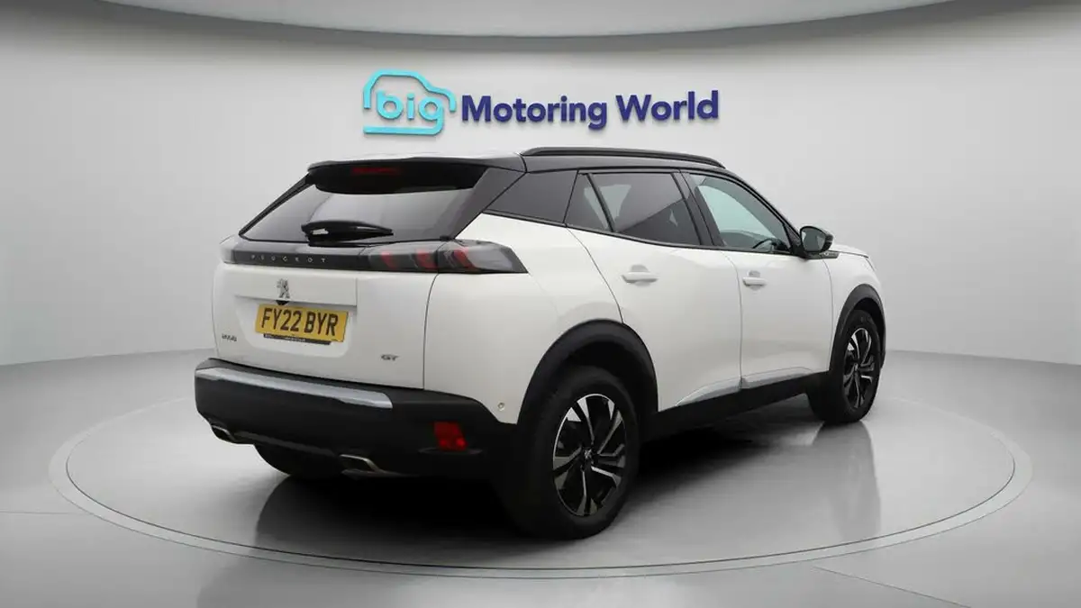 2022-peugeot-2008-suv-12-puretech-gt-big-6