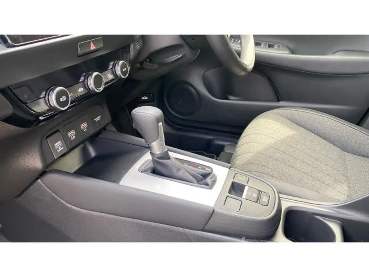 2024-honda-jazz-15-i-mmd-advance-big-12