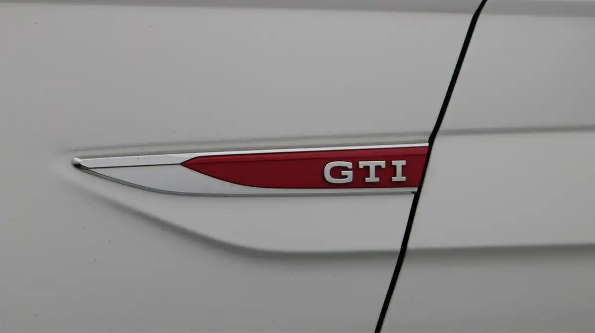 2021-volkswagen-polo-20-tsi-gti-207ps-big-20