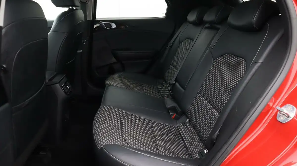 2023-kia-xceed-15-t-gdi-3-158bhp-big-16