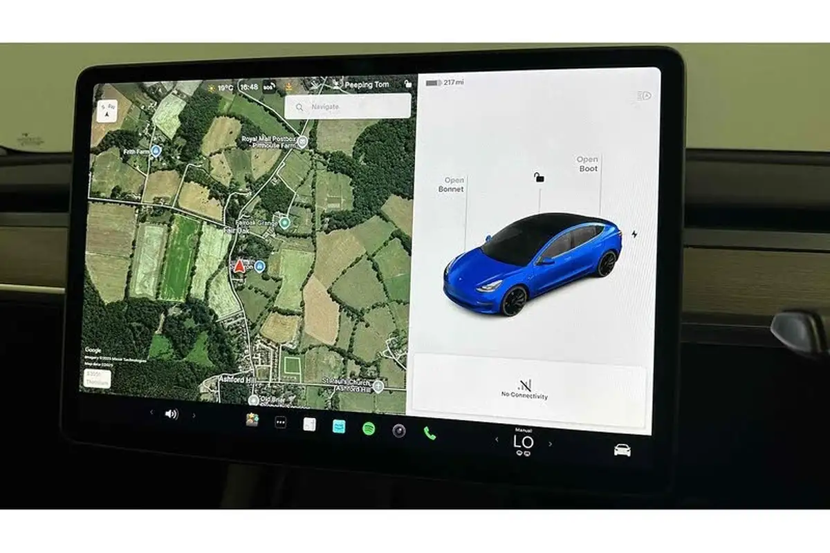 2020-tesla-model-3-e-performance-big-43