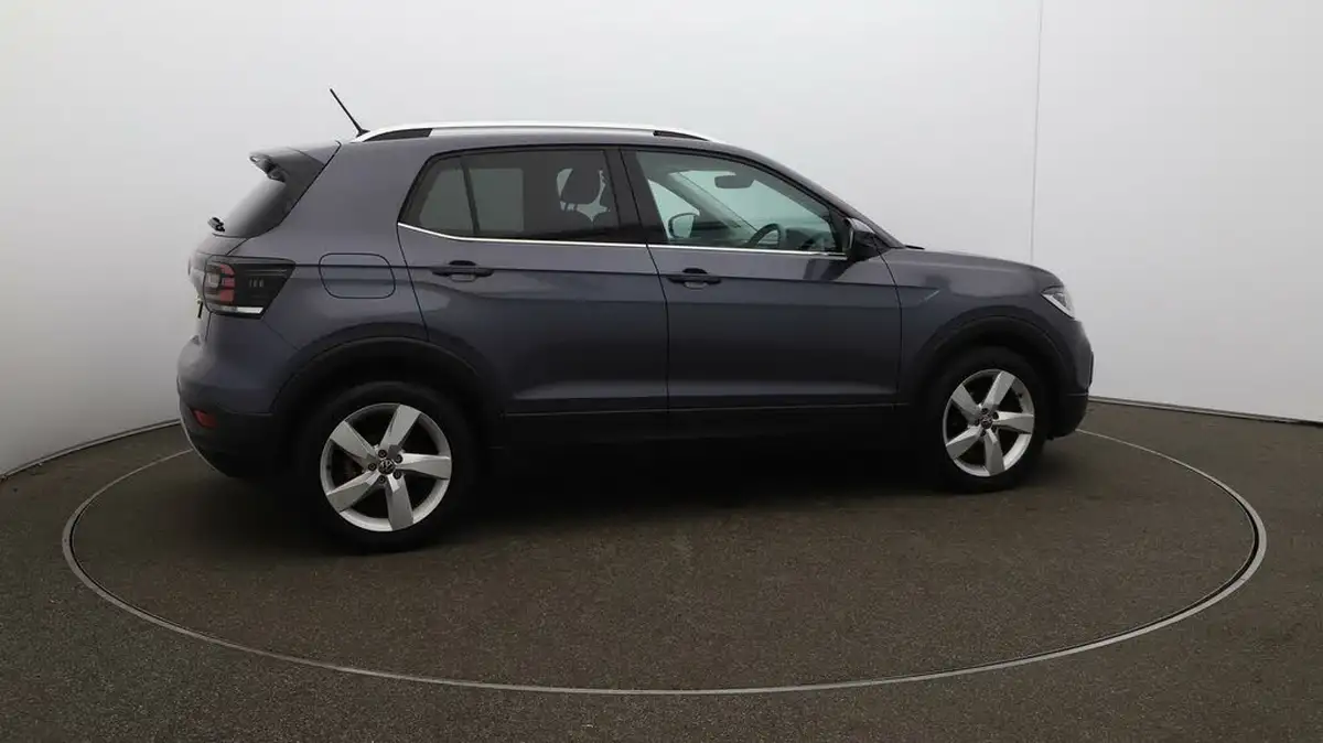 2021-volkswagen-t-cross-big-50