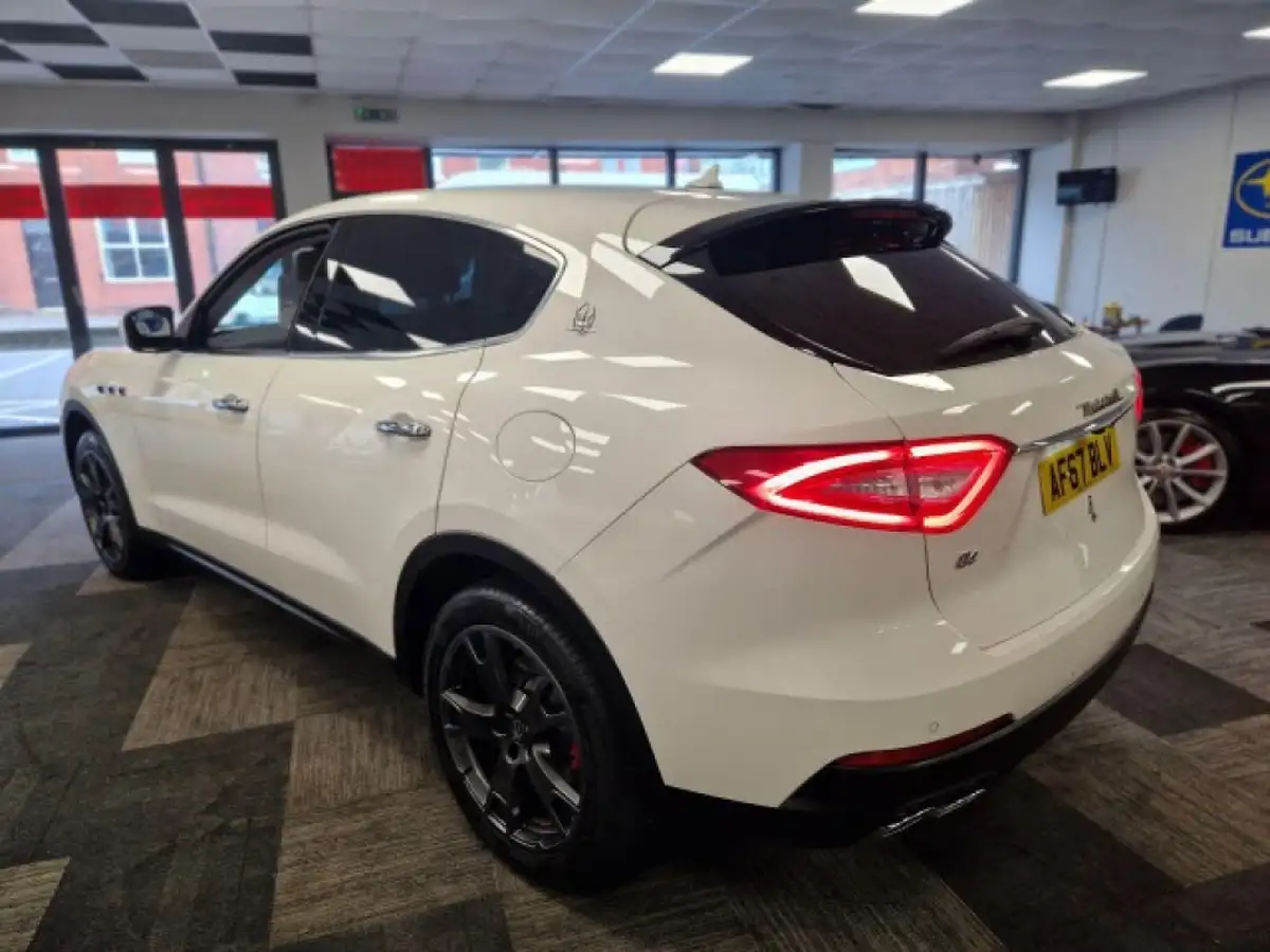 2017-maserati-levante-30td-awd-big-3