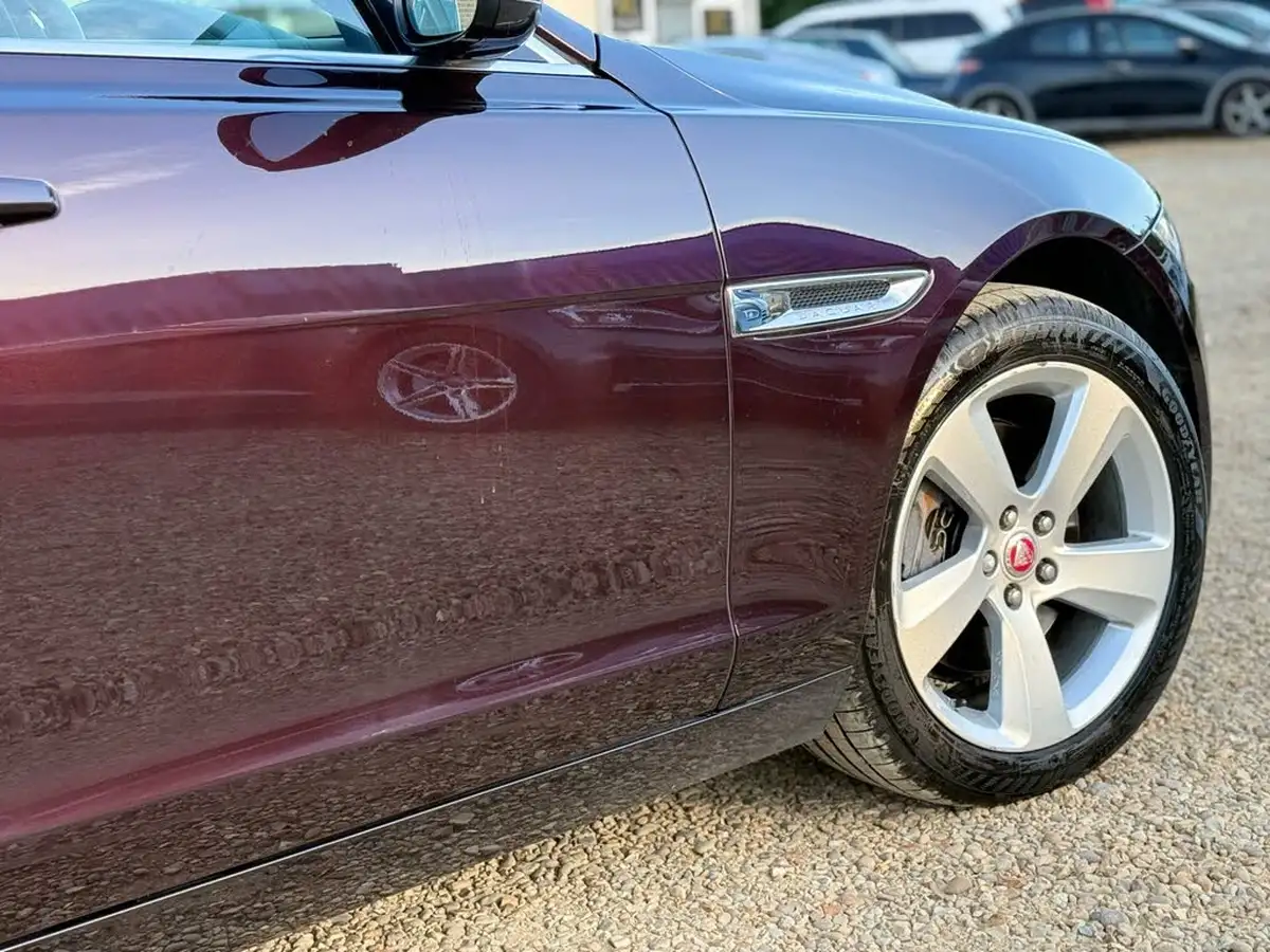 2017-jaguar-xf-20td-portfolio-180ps-awd-saloon-4d-1999cc-auto-big-7