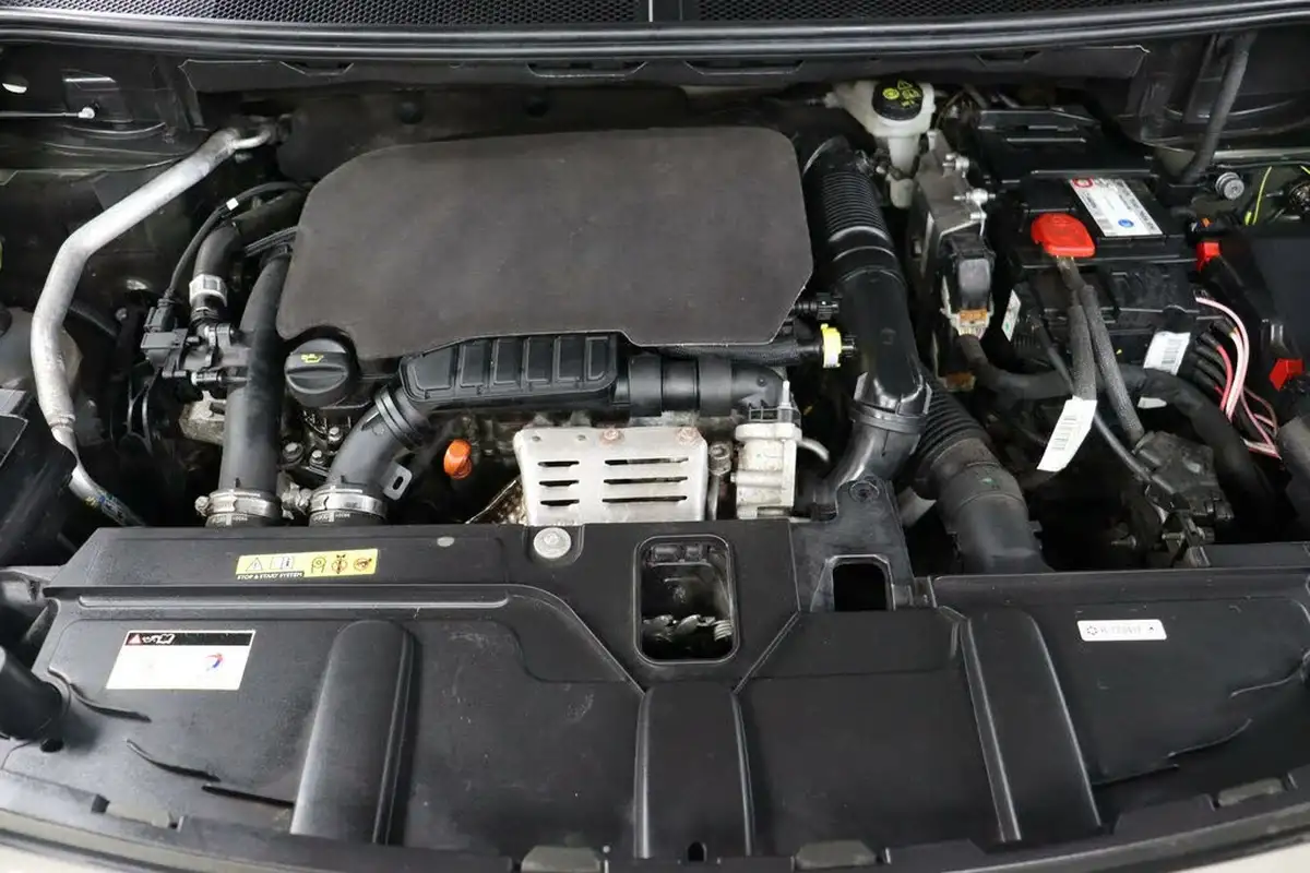 2018-peugeot-3008-suv-12-puretech-gt-line-premium-big-26