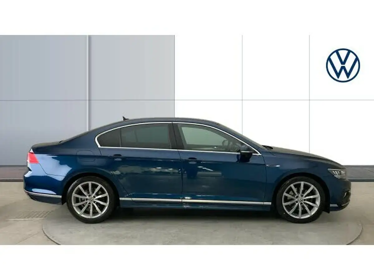 2022-volkswagen-passat-15-tsi-r-line-saloon-4d-big-3