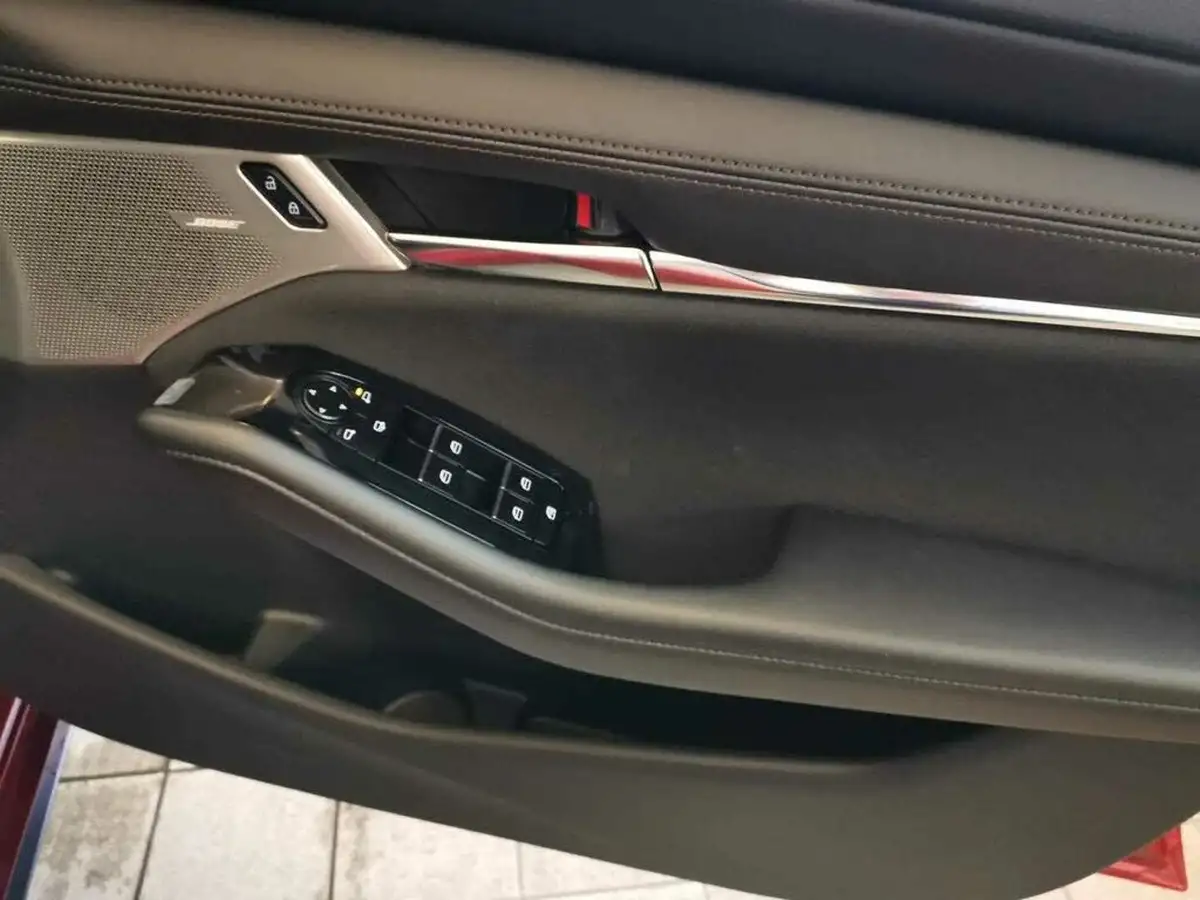 2025-mazda-mazda3-20-e-skyactiv-x-exclusive-line-hatchback-5d-big-20