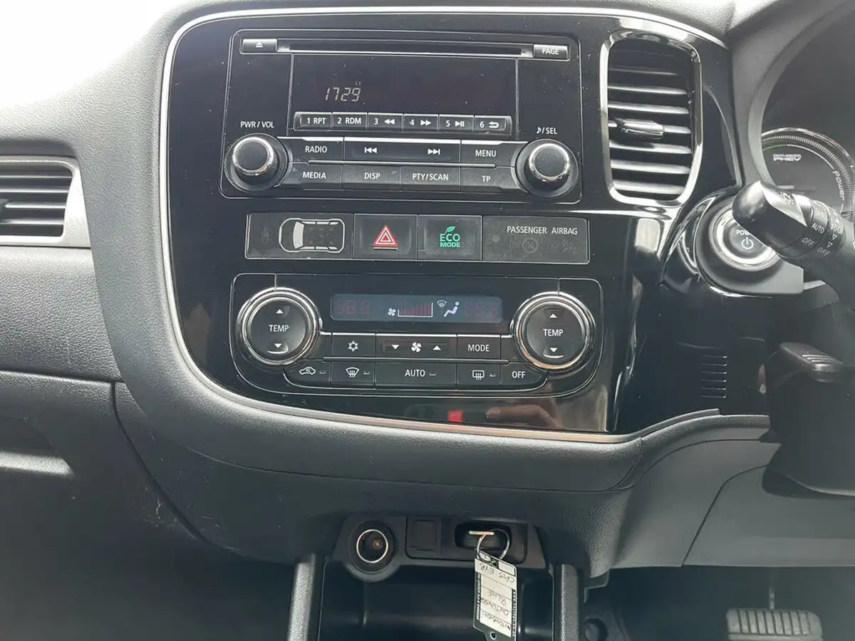 2015-mitsubishi-outlander-20-gx3h-5st-big-38
