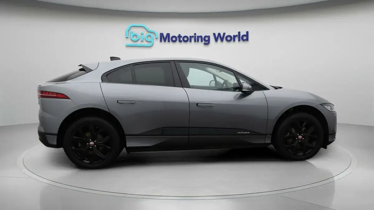 2021-jaguar-i-pace-ev400-se-big-8