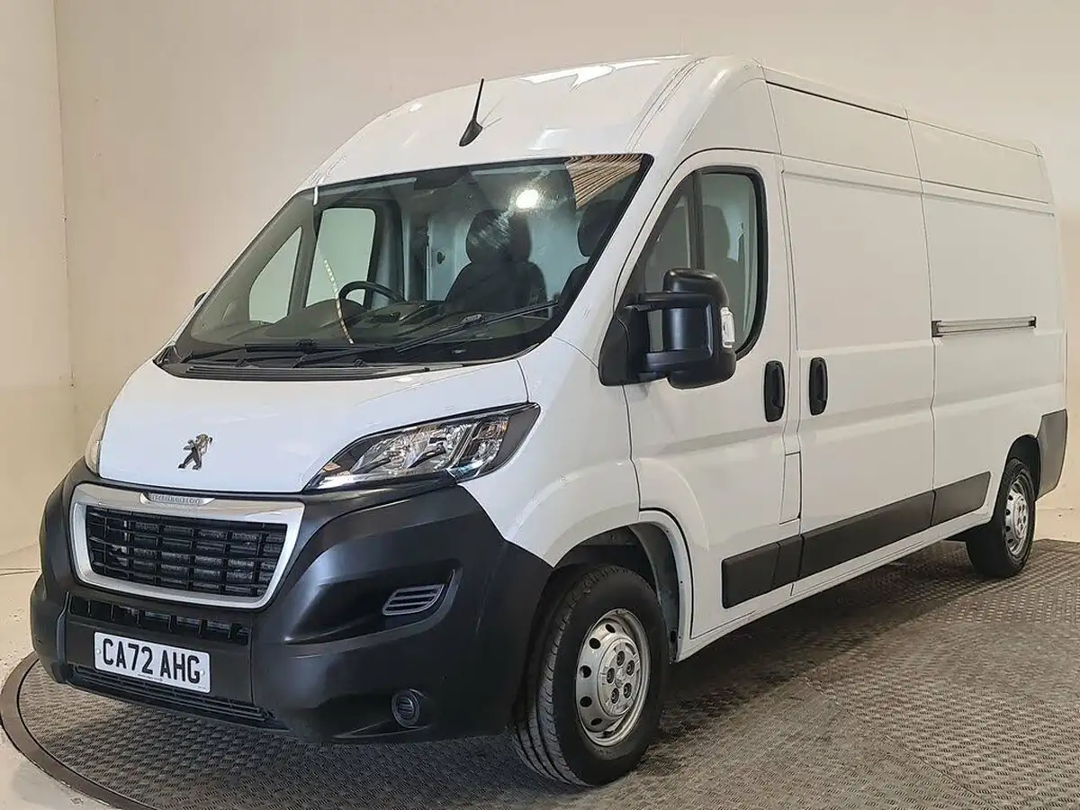 2022-peugeot-boxer-22-bluehdi-professional-335-l3-h2-panel-big-8