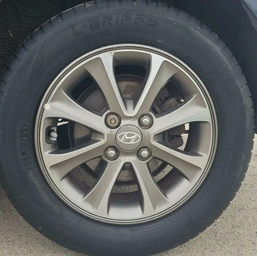 2015-hyundai-i10-12-premium-big-20