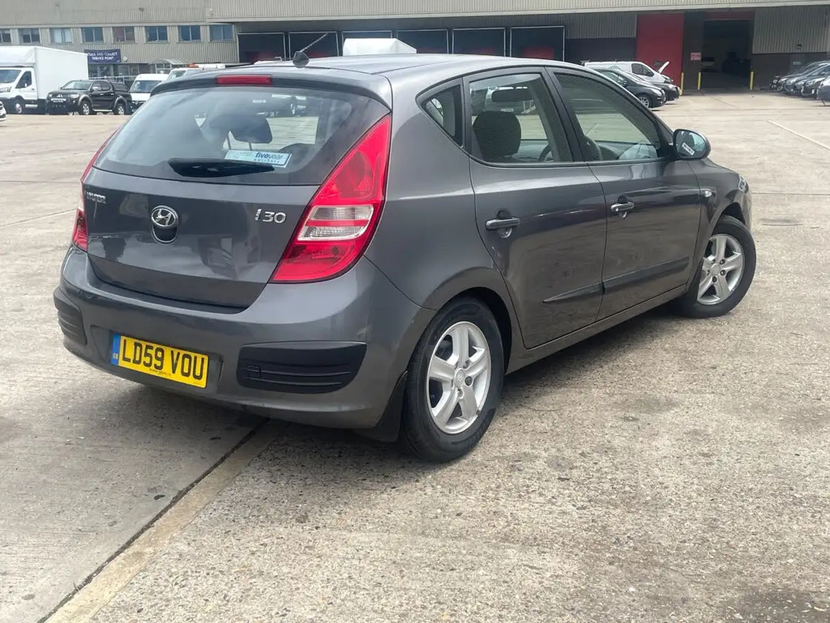 2009-hyundai-i30-comfort-big-1