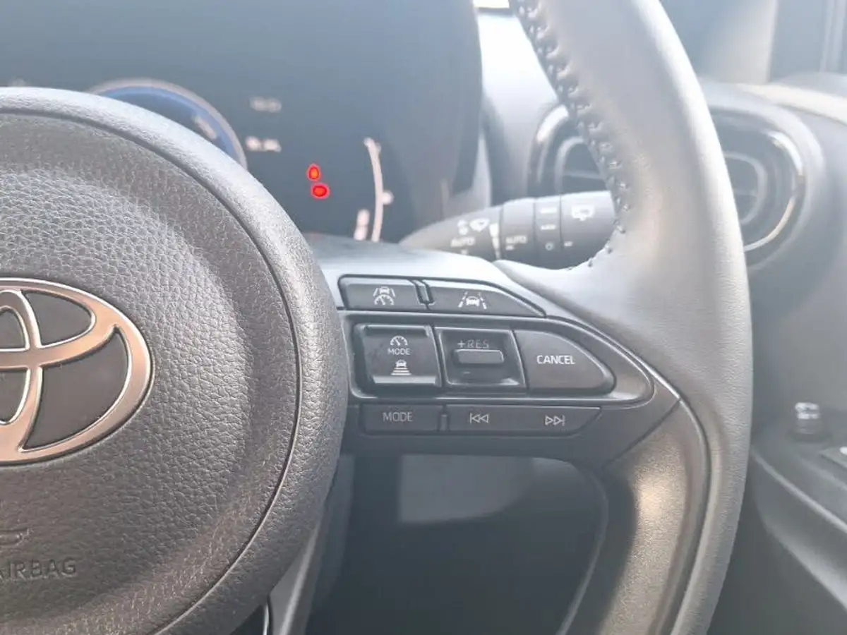 2024-toyota-yaris-cross-15-vvt-i-design-big-15