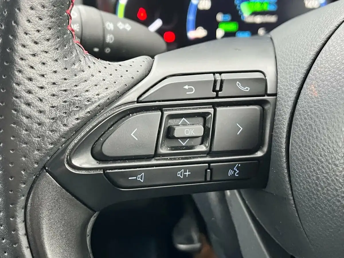 2023-toyota-yaris-cross-15-vvt-i-gr-sport-big-49