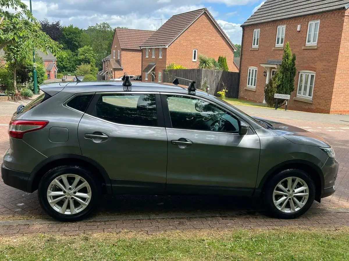 2015-nissan-qashqai-15dci-acenta-smart-vision-pack-big-10