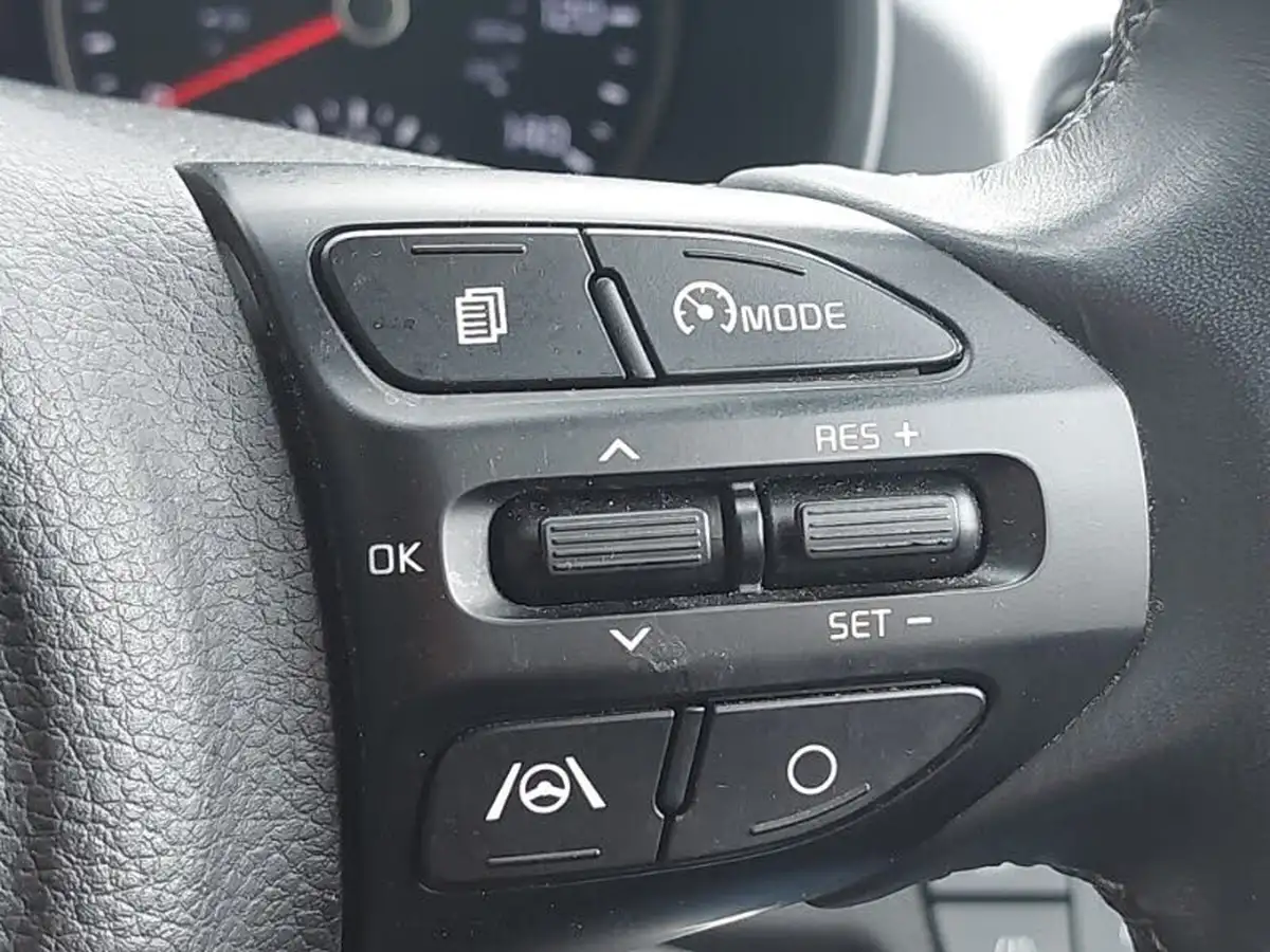 2022-kia-rio-10-t-gdi-2-big-16