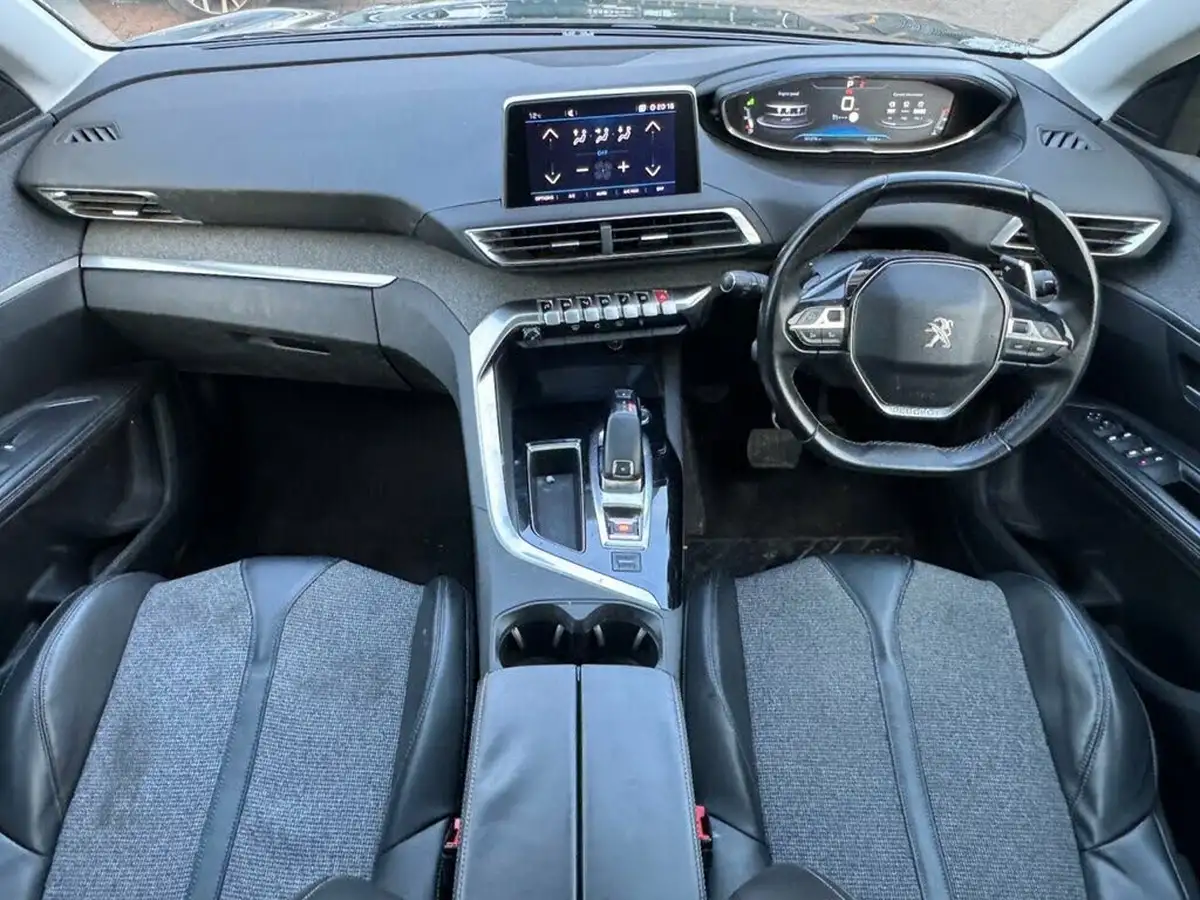 2017-peugeot-5008-suv-12-puretech-allure-eat6-big-4