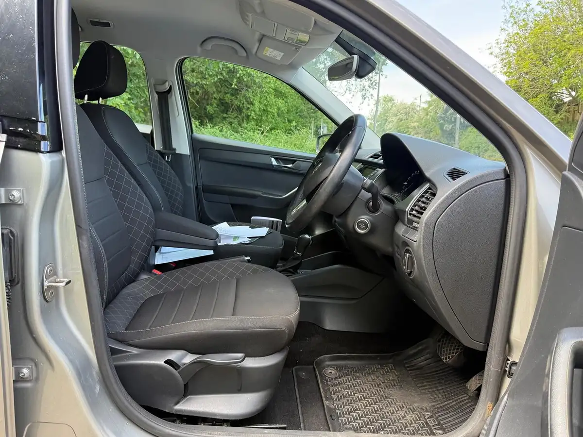 2015-skoda-fabia-14tdi-se-l-90ps-hatchback-dsg-big-13