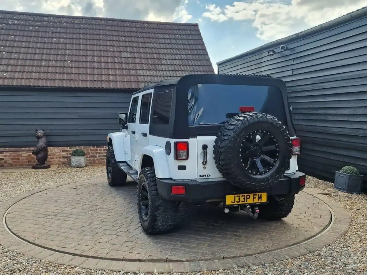 2014-jeep-wrangler-28crd-overland-unlimited-5d-big-22