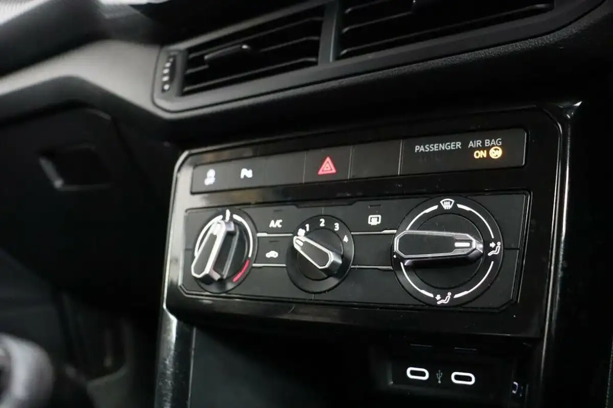 2022-volkswagen-t-cross-10-tsi-black-edition-110ps-big-22