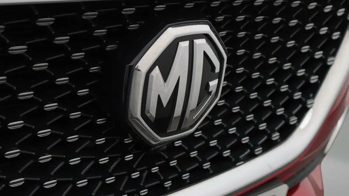 2022-mg-hs-15t-gdi-excite-162ps-dct-big-22