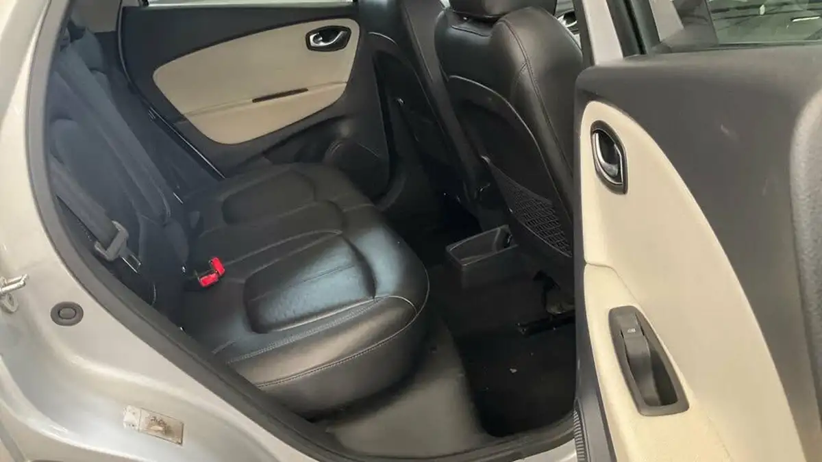 2018-renault-captur-15dci-signature-x-nav-110bhp-big-8