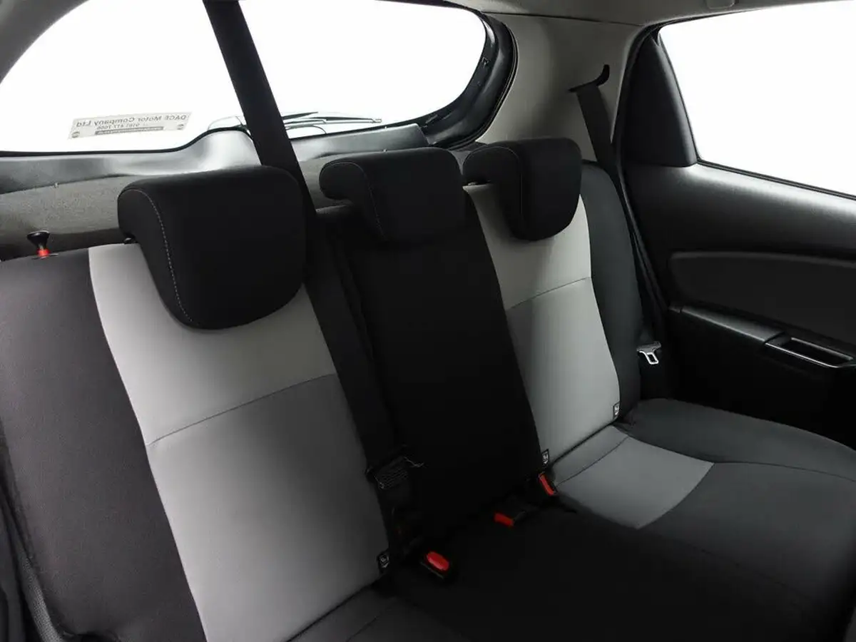 2019-toyota-yaris-15-vvt-i-icon-hybrid-big-16