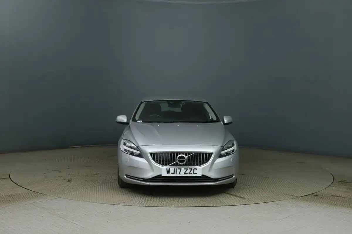 2017-volvo-v40-20td-d3-inscription-geartronic-big-4