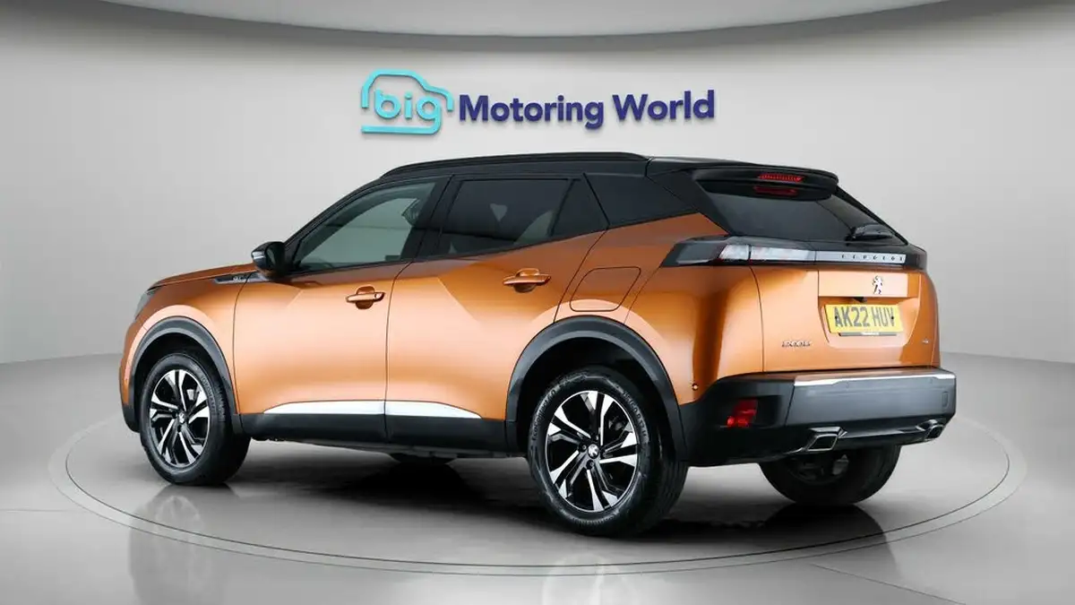2022-peugeot-2008-suv-12-puretech-gt-big-5