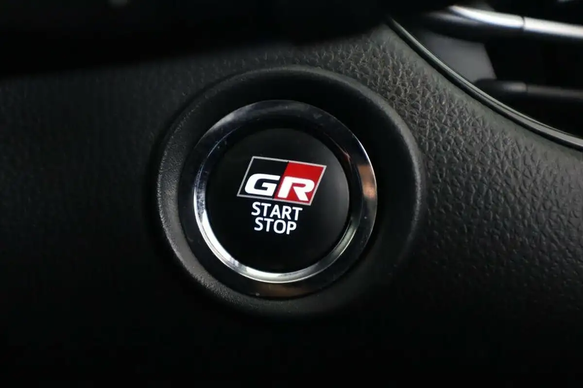 2022-toyota-c-hr-18-vvt-i-gr-sport-big-18