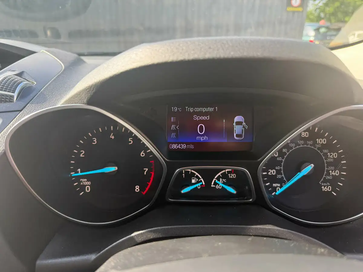 2017-ford-kuga-15t-zetec-150ps-big-40