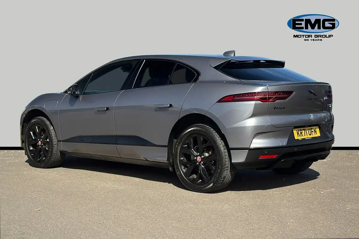 2021-jaguar-i-pace-ev400-black-big-4
