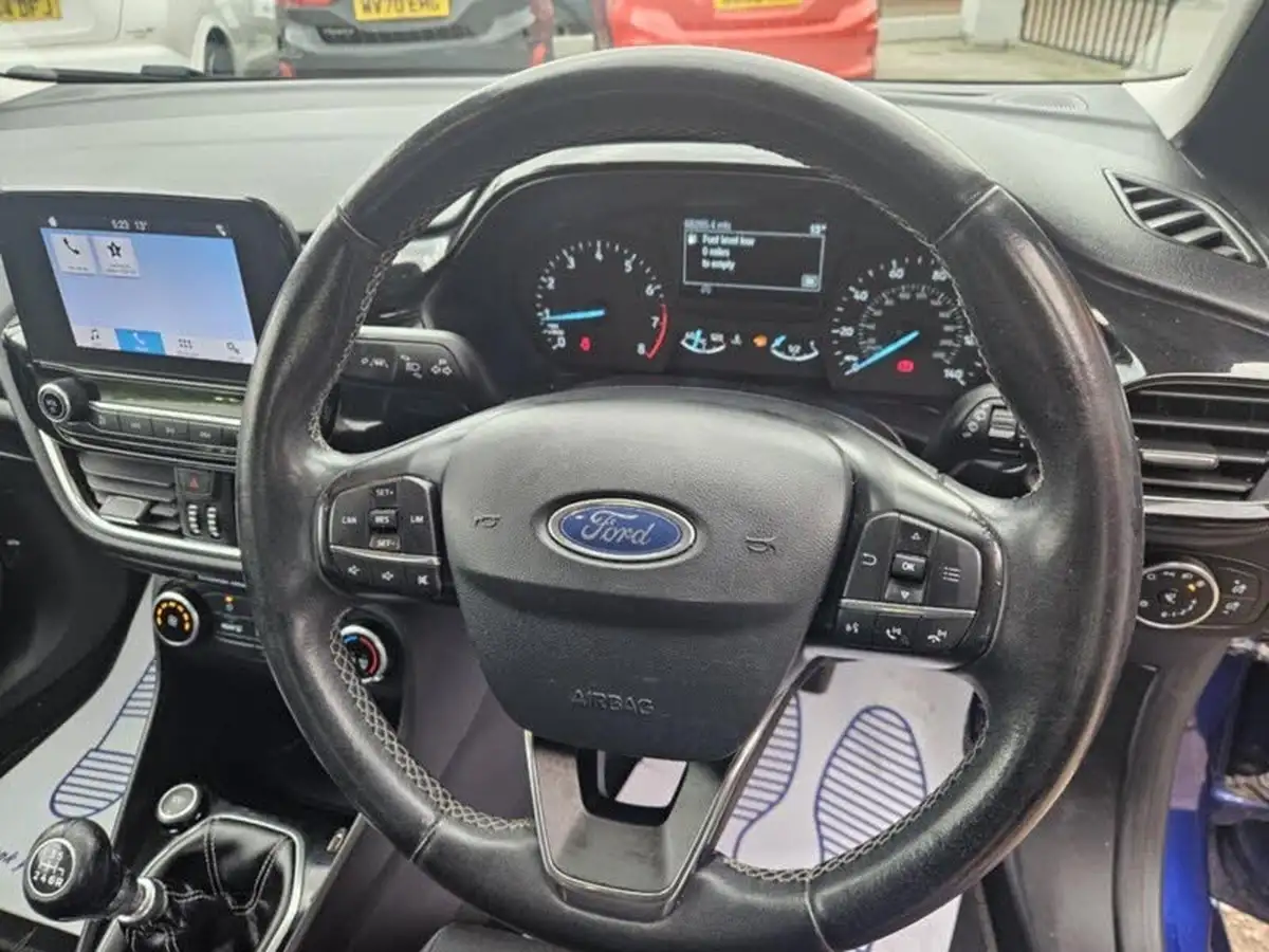 2017-ford-fiesta-10t-zetec-100ps-ecoboost-ss-3d-big-15