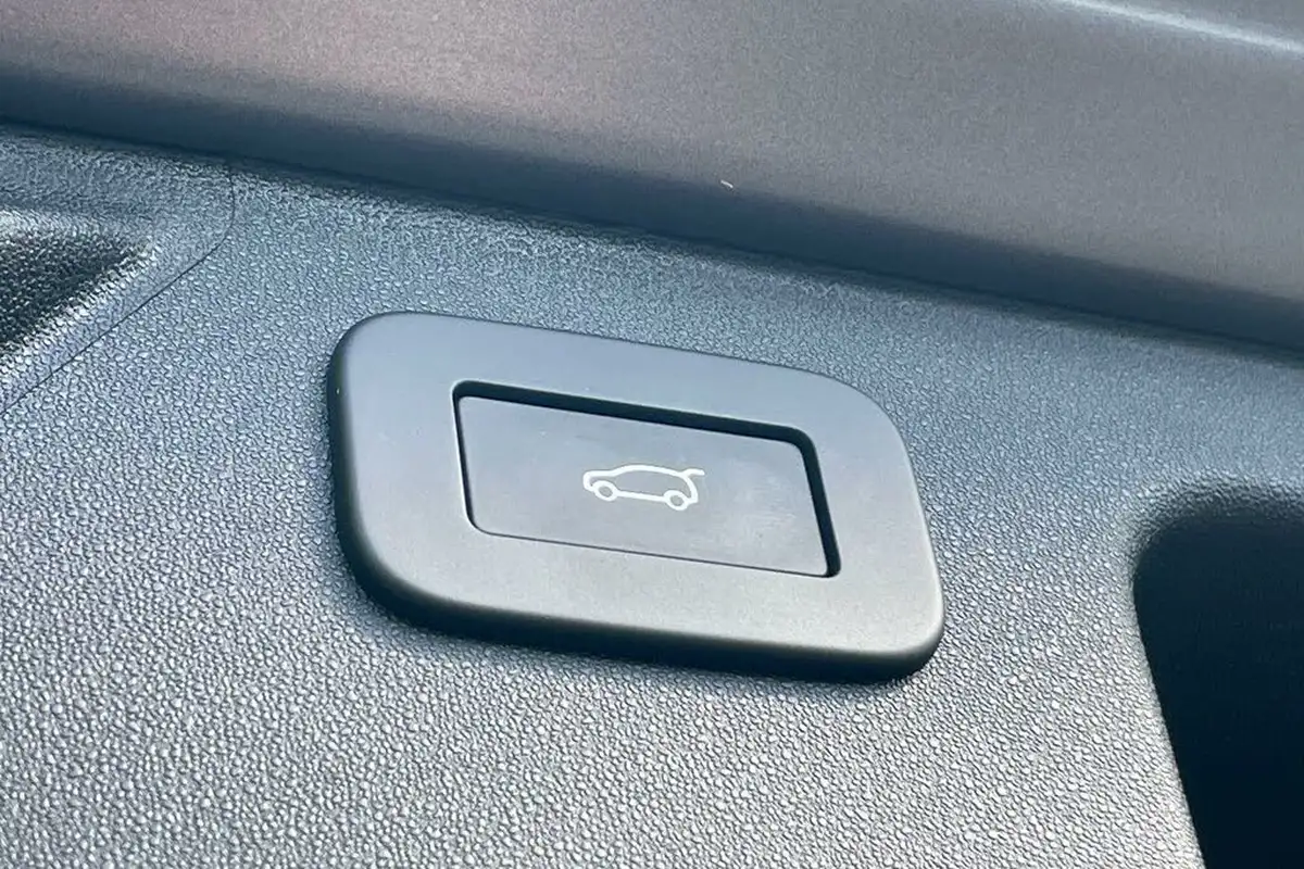 2024-land-rover-discovery-sport-15-p270e-dynamic-se-big-28