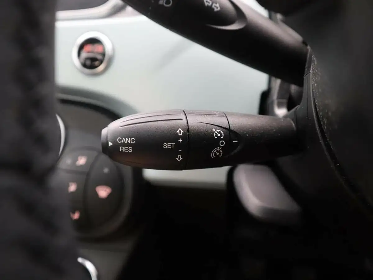 2020-fiat-500-10-launch-edition-big-35