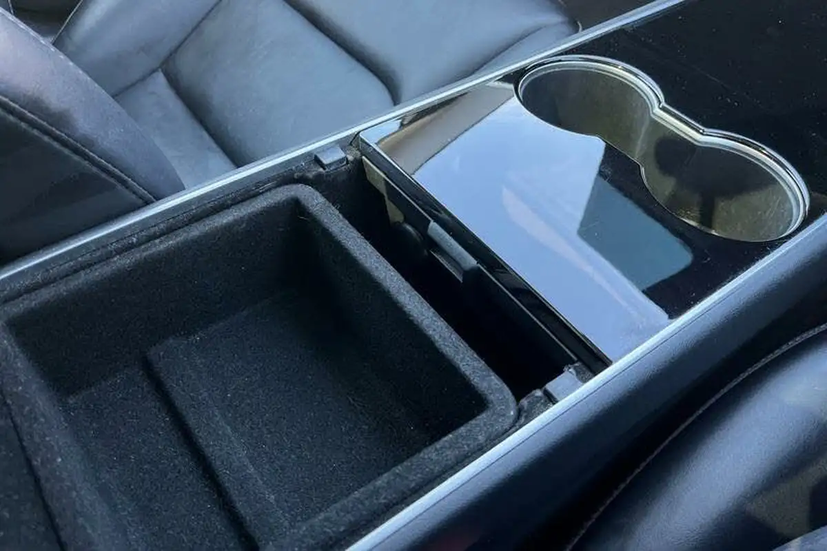 2020-tesla-model-3-e-long-range-big-23