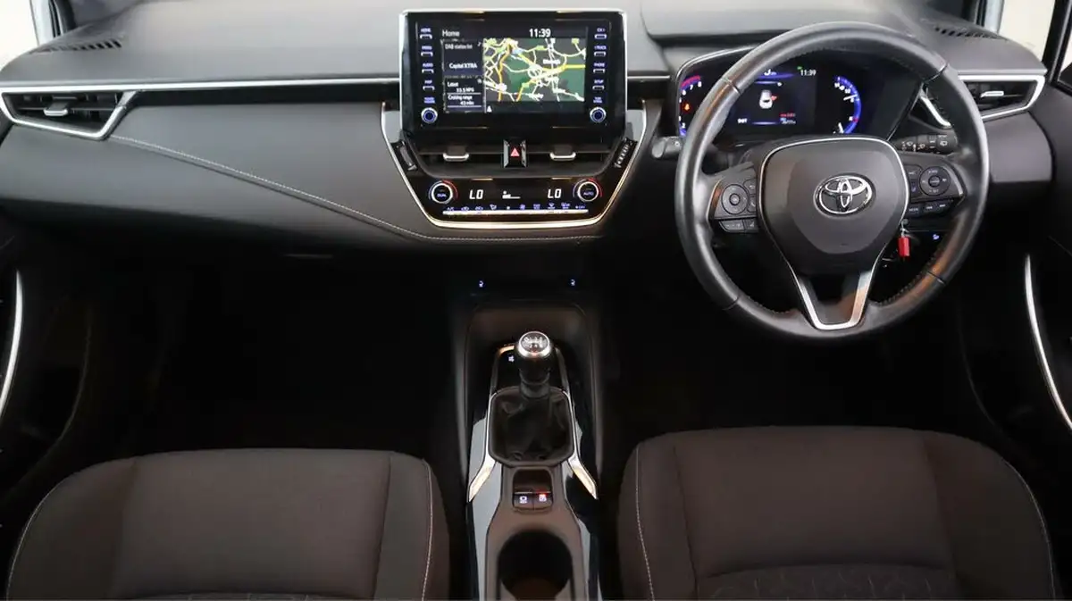 2020-toyota-corolla-12-vvt-i-icon-tech-trk-hatchback-big-13