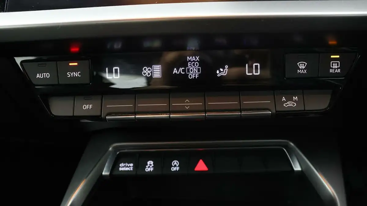 2020-audi-a3-10-30-tfsi-110ps-sportback-5d-big-11