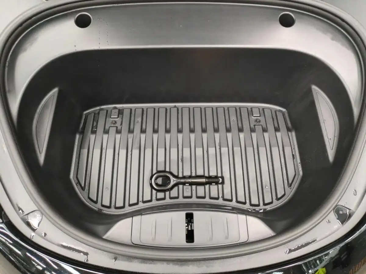 2022-tesla-model-3-e-long-range-big-38