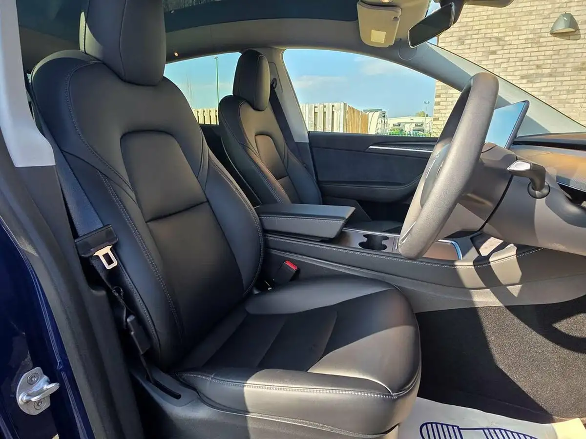 2022-tesla-model-y-e-long-range-big-17