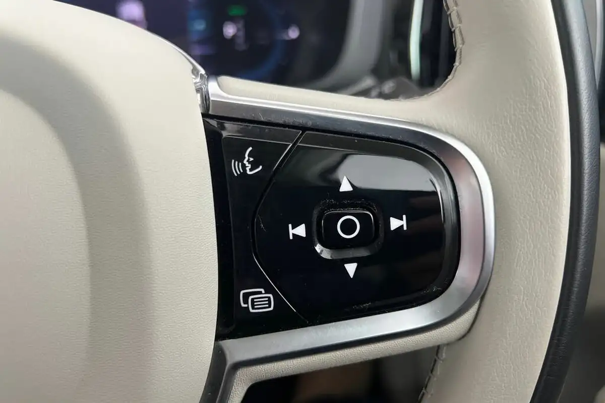 2024-volvo-xc60-20-b5-plus-big-11