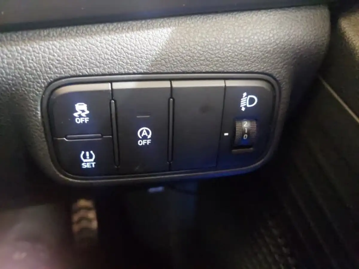 2021-hyundai-bayon-10-t-gdi-se-connect-big-17
