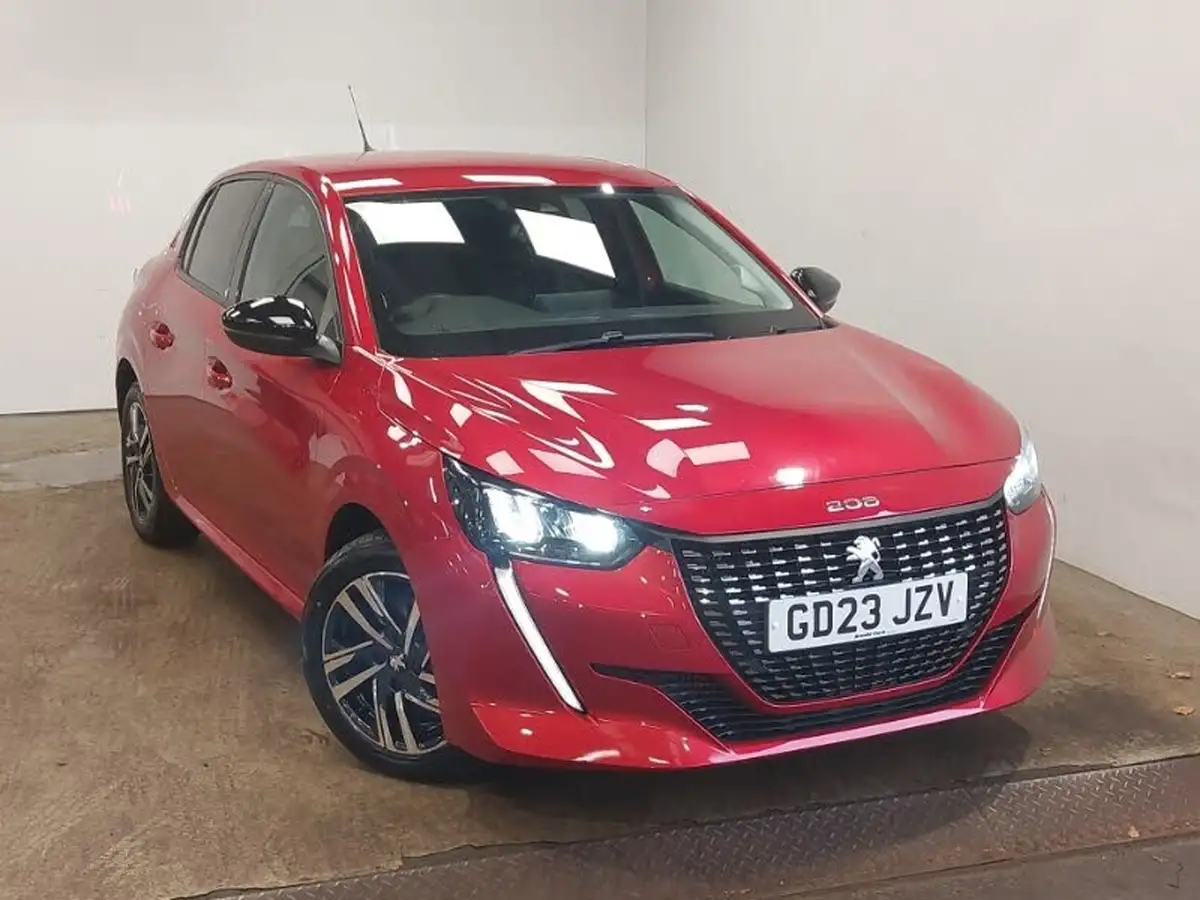 2023-peugeot-208-12-puretech-allure-premium-100ps-big-0