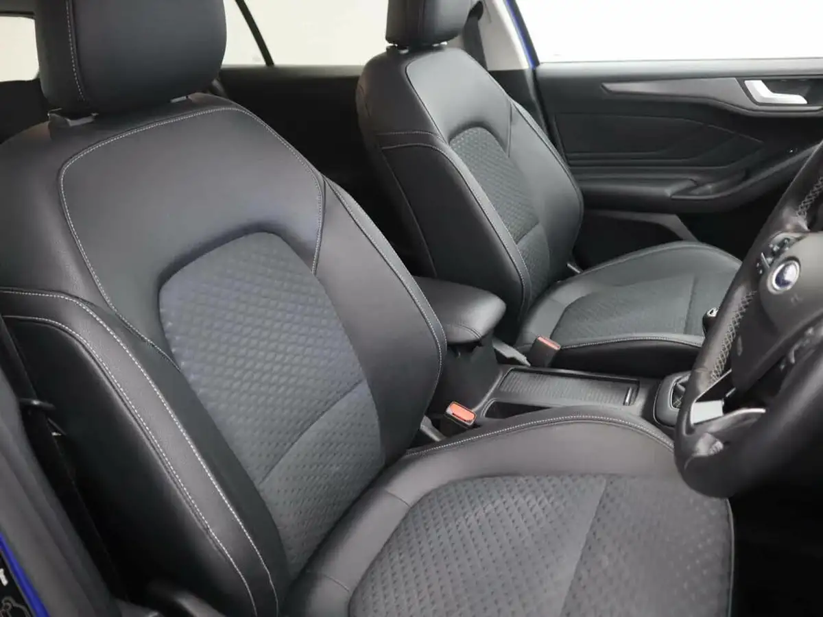 2019-ford-focus-10t-titanium-x-hatchback-big-10