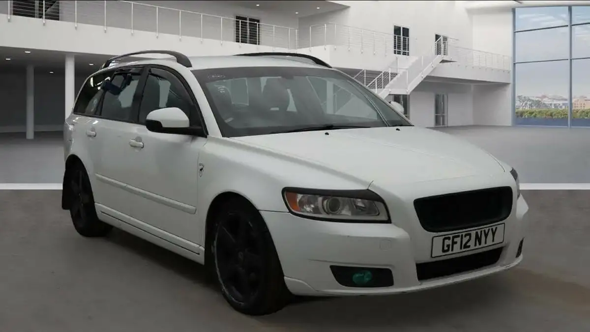 2012-volvo-v50-16td-drive-se-ss-big-0