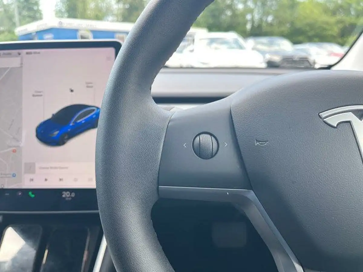 2020-tesla-model-3-e-long-range-big-15