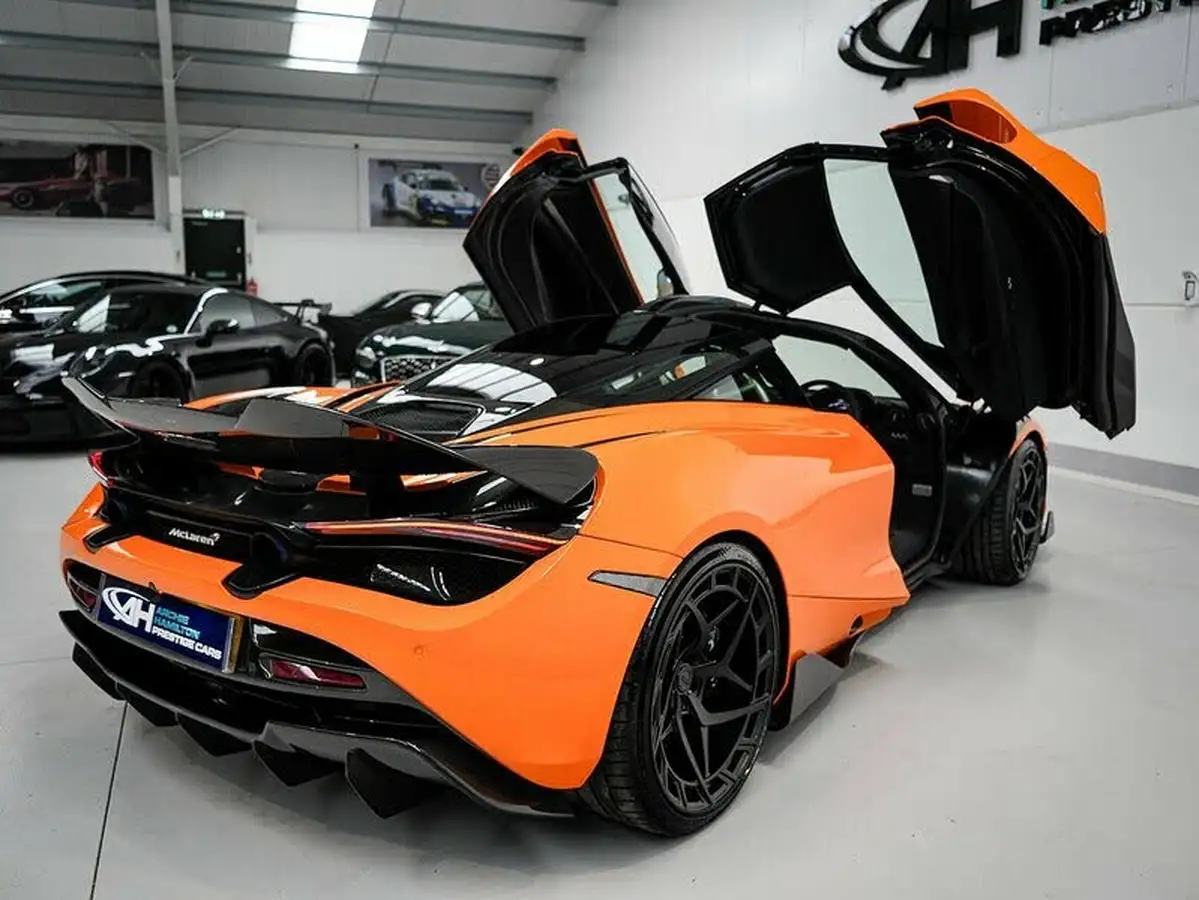 2018-mclaren-720s-40-luxury-big-44