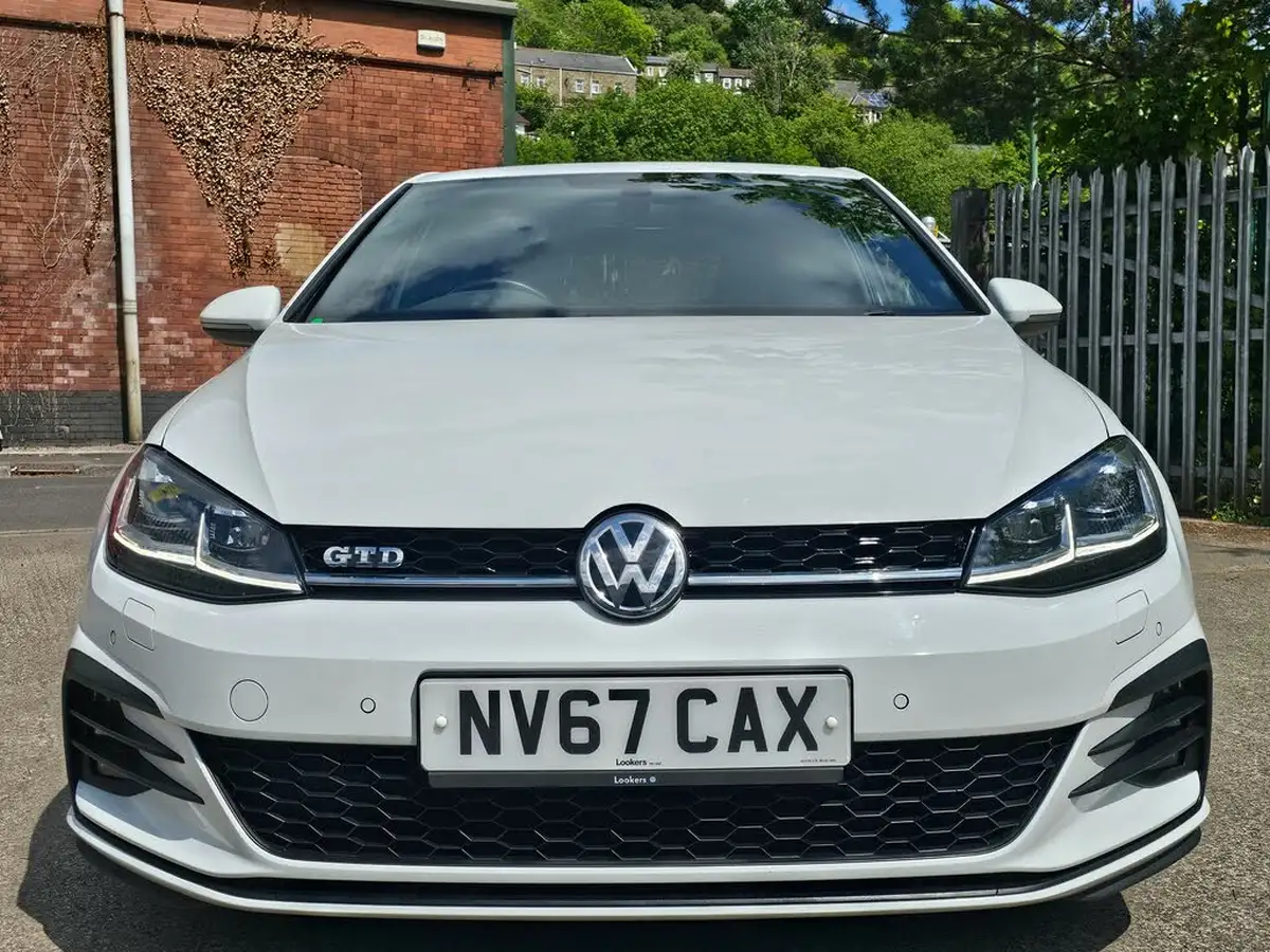2017-volkswagen-golf-20tdi-gtd-ss-hatchback-5d-big-3