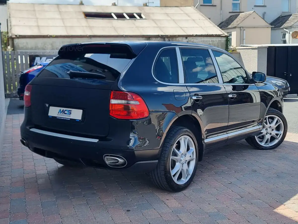 2009-porsche-cayenne-30td-big-2
