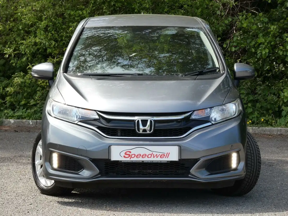 2018-honda-jazz-13-i-vtec-se-cvt-big-4